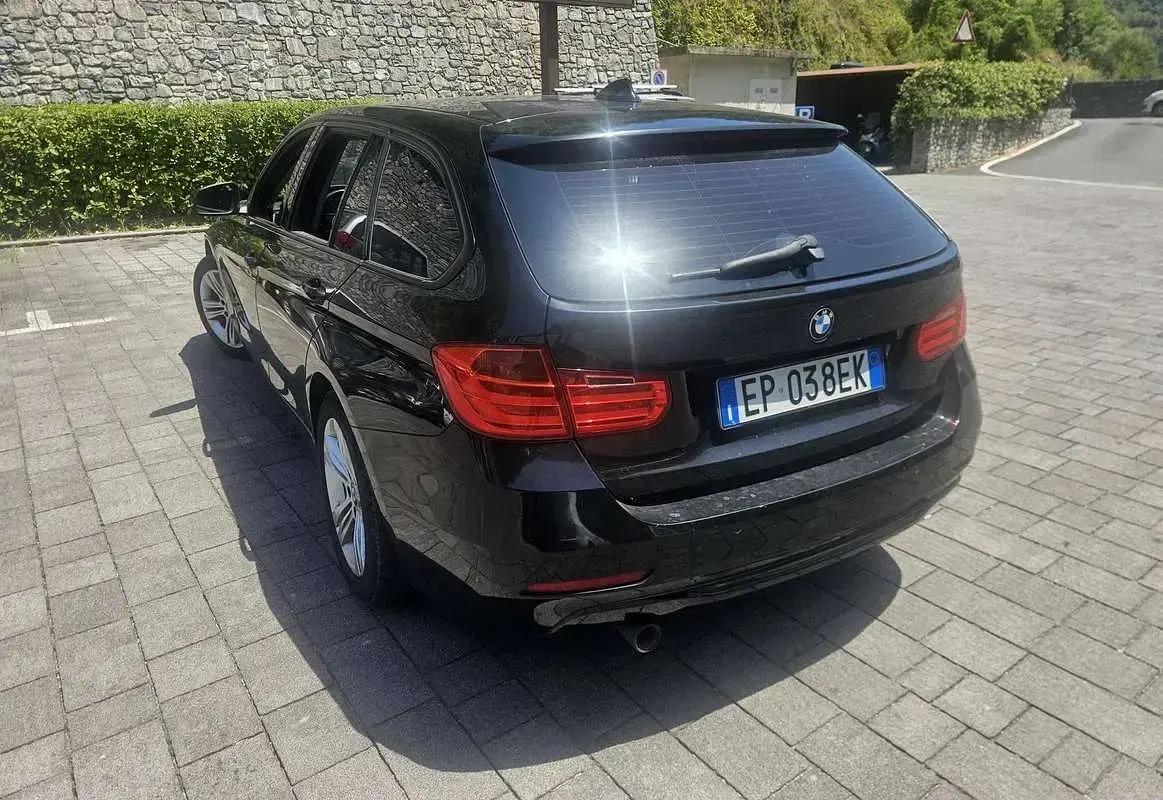 Usata BMW 316 Sport Line 116 CV (85 kW) 2012 Nero Station wagon