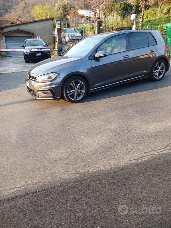 Usado VW Golf VII R 2018 Negro Berlina