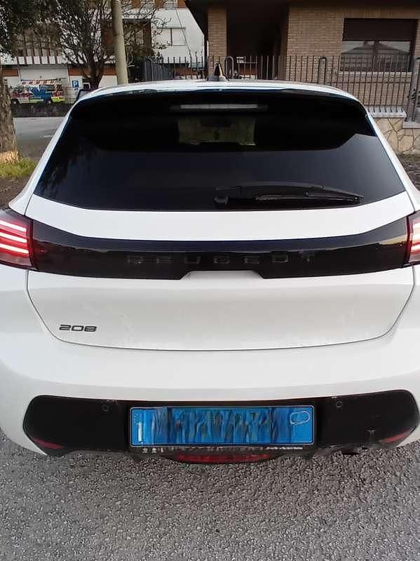 Occasion Peugeot 208 Allure 101 PK (74 kW) 2024 Wit Hatchback