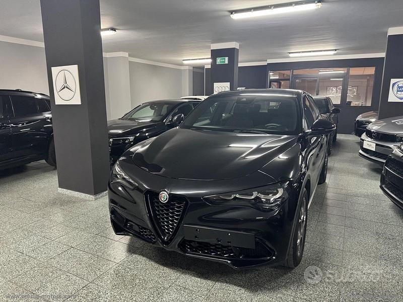 Usata Alfa Romeo Stelvio Sprint 160 CV (117 kW) 2024 Nero SUV