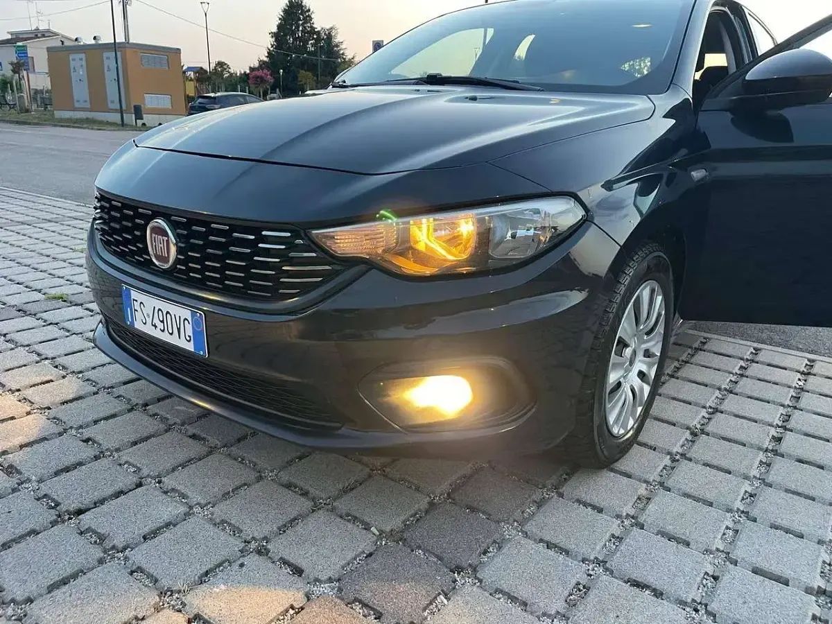 Usata Fiat Tipo Easy 120 CV (88 kW) 2018 Blu/azzurro Berlina