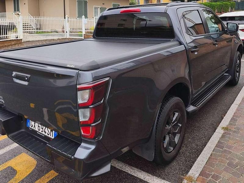 Usata Isuzu D-Max 163 CV (119 kW) 2024 Grigio SUV