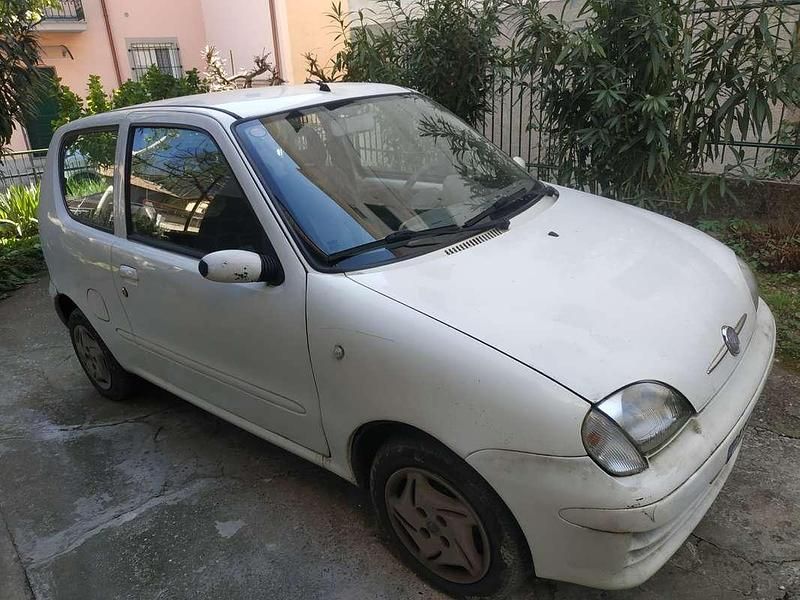 Usata Fiat 600 54 CV (39 kW) 2010 Bianco Utilitaria