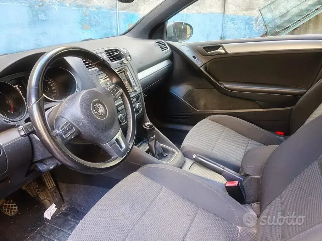 Usata VW Golf Cabriolet 105 CV (77 kW) 2013 Grigio Cabrio