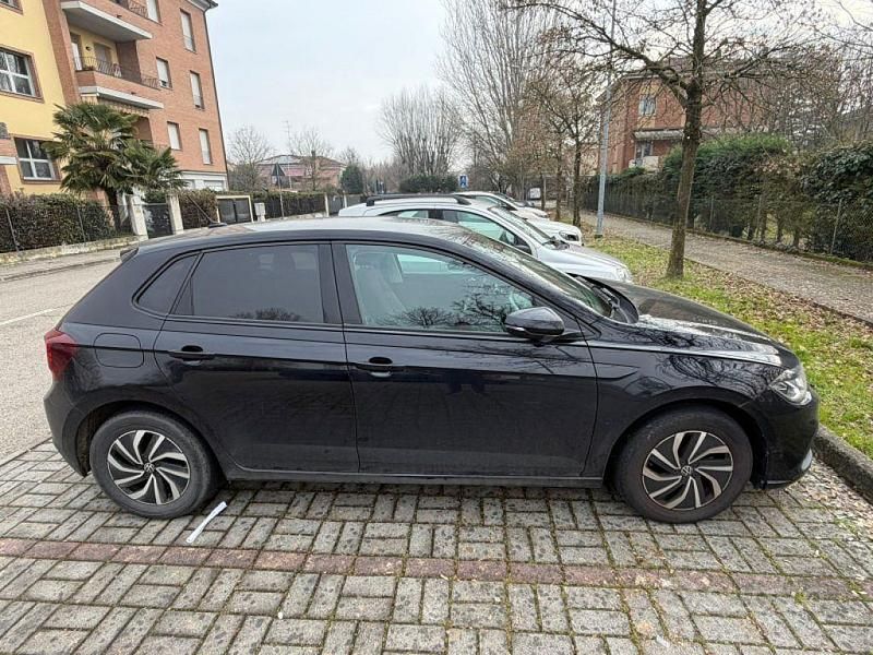 Usata VW Polo Life 95 CV (69 kW) 2023 Nero Utilitaria