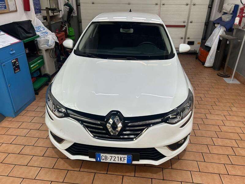 Usata Renault Mégane IV 140 CV (102 kW) 2021 Bianco Berlina