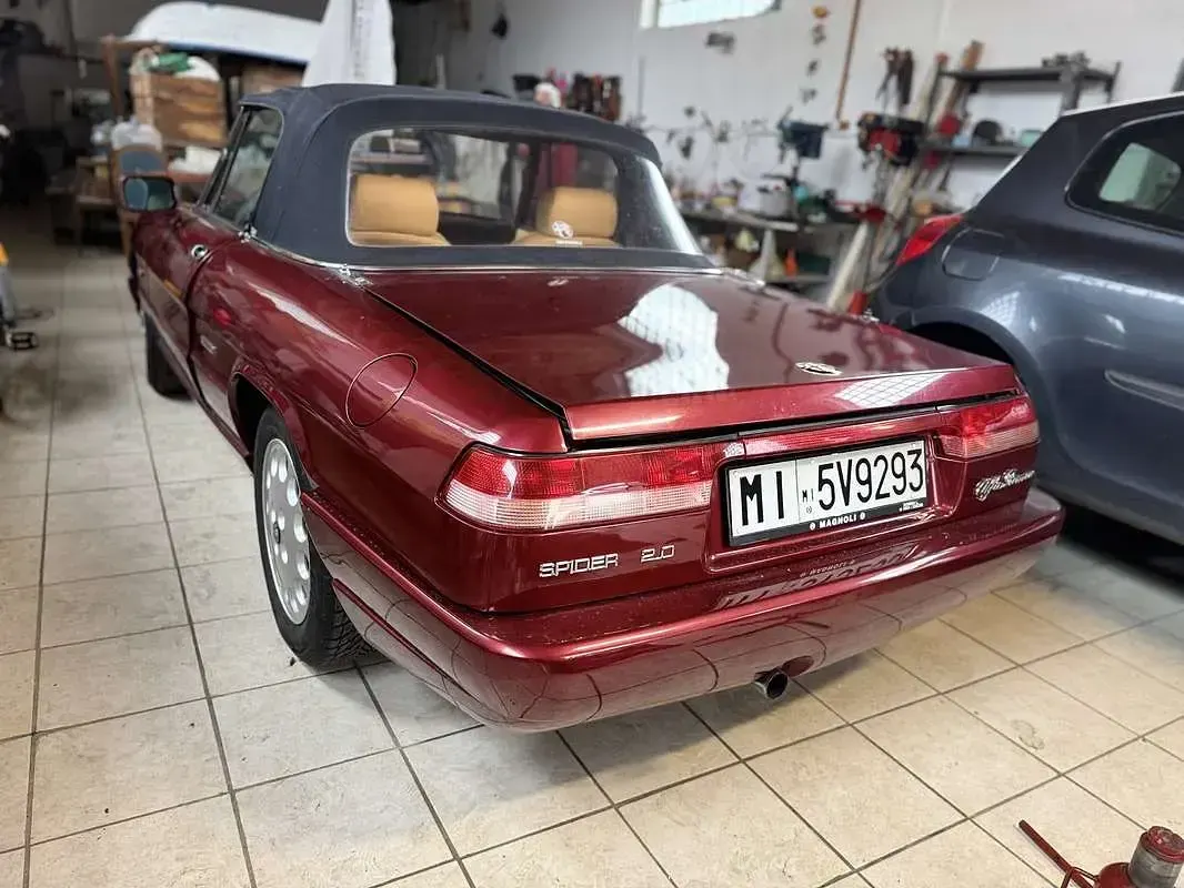 Usata Alfa Romeo Spider 122 CV (89 kW) 1992 Cabrio
