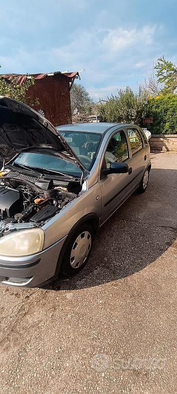 Usata Opel Corsa 69 CV (50 kW) 2004 Grigio Utilitaria