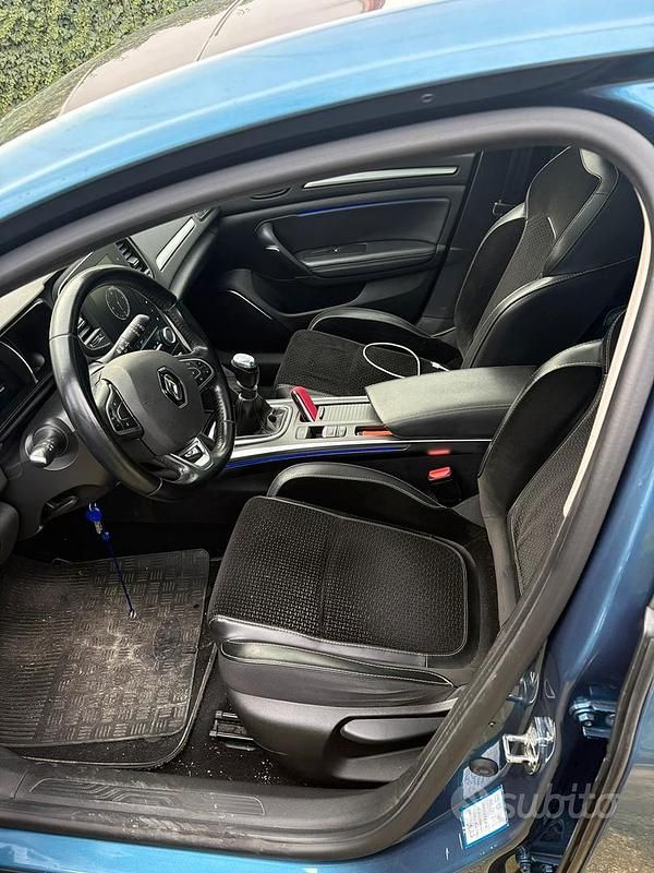 Usata Renault Mégane IV 110 CV (80 kW) 2018 Blu Berlina