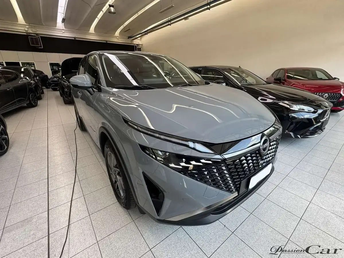 Usata Nissan Qashqai Acenta 140 CV (102 kW) 2025 Grigio SUV