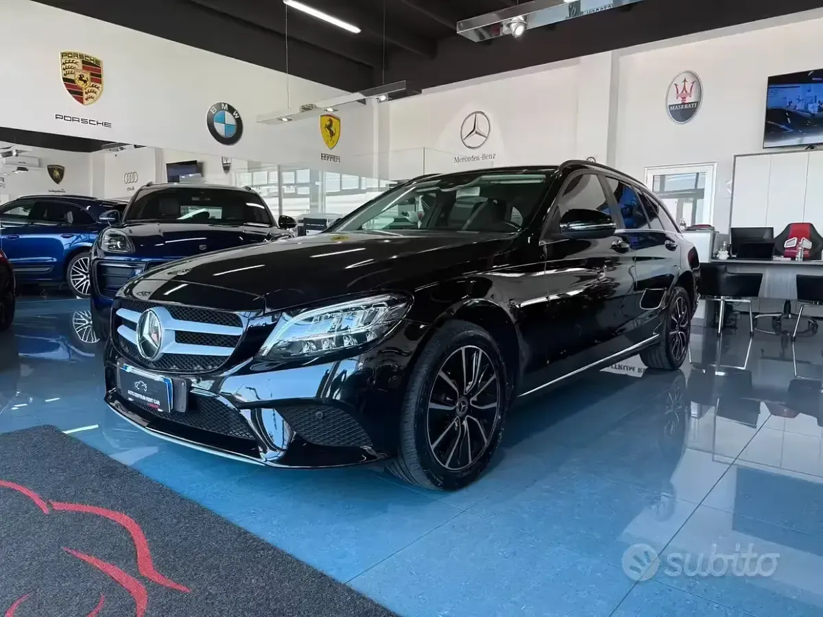 Usata Mercedes C180 Business 122 CV (89 kW) 2019 Nero Station wagon