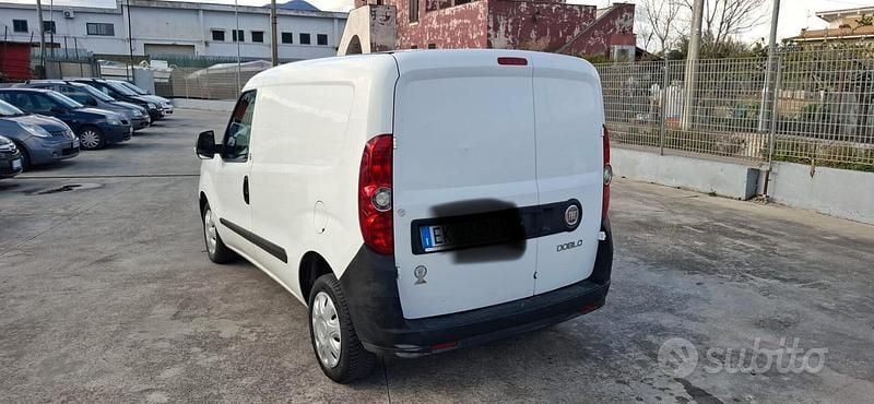 Usata Fiat Doblò 90 CV (66 kW) 2012 Bianco Monovolume