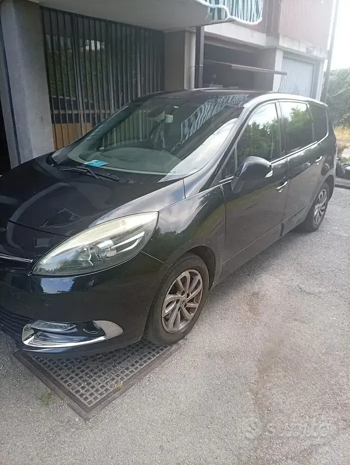 Usata Renault Scénic 110 CV (80 kW) 2016 Nero Monovolume