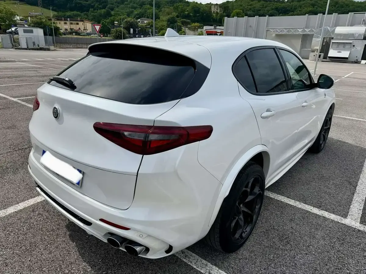Usata Alfa Romeo Stelvio Quadrifoglio 510 CV (375 kW) 2019 Bianco perlato SUV