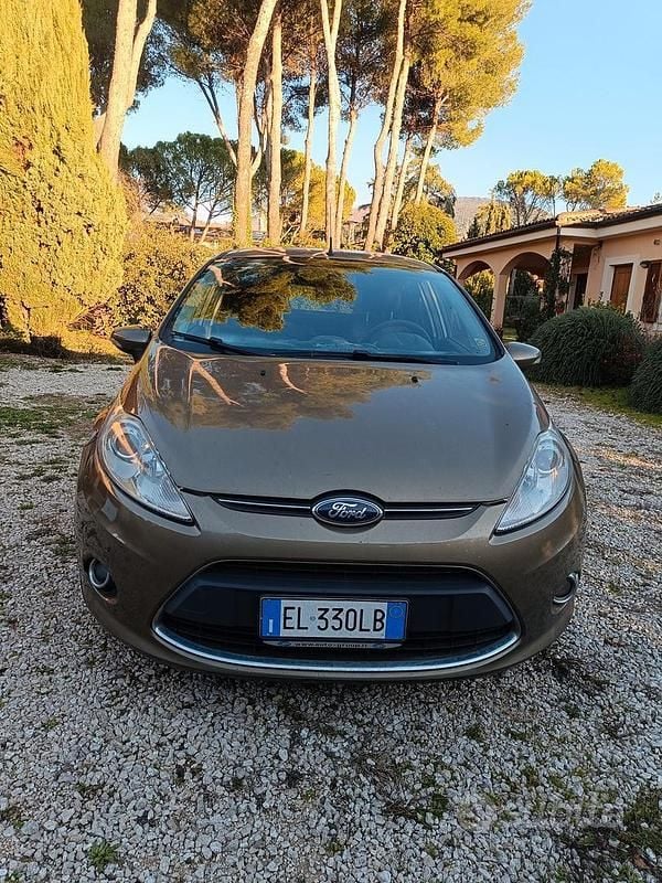 Usata 2012 Ford Fiesta Titanium Berlina | 2200 € (Ottimo prezzo) - Immagine 1/4