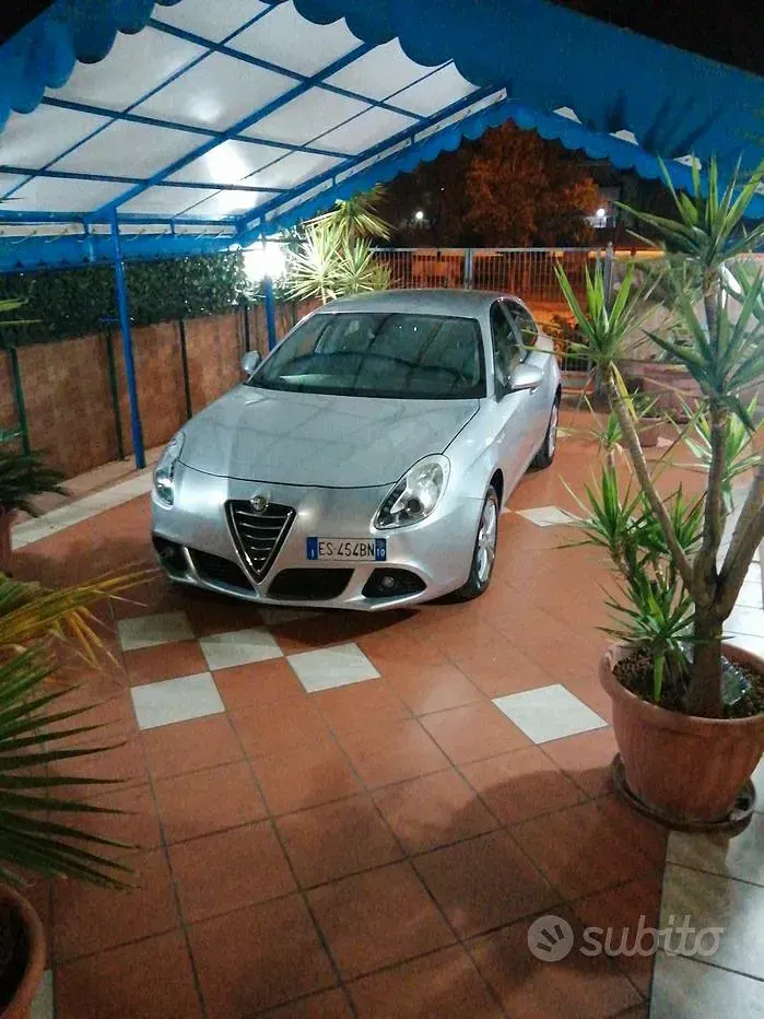Usata Alfa Romeo Giulietta 105 CV (77 kW) 2013 Grigio Utilitaria