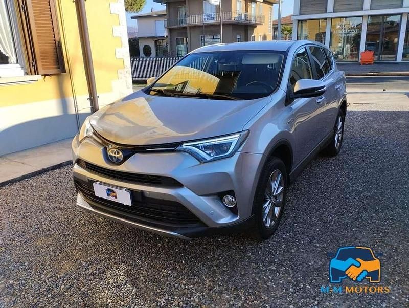 Grigio Usata 2018 Toyota RAV4 Lounge Tre volumi | 16.990 € - Immagine 1/4