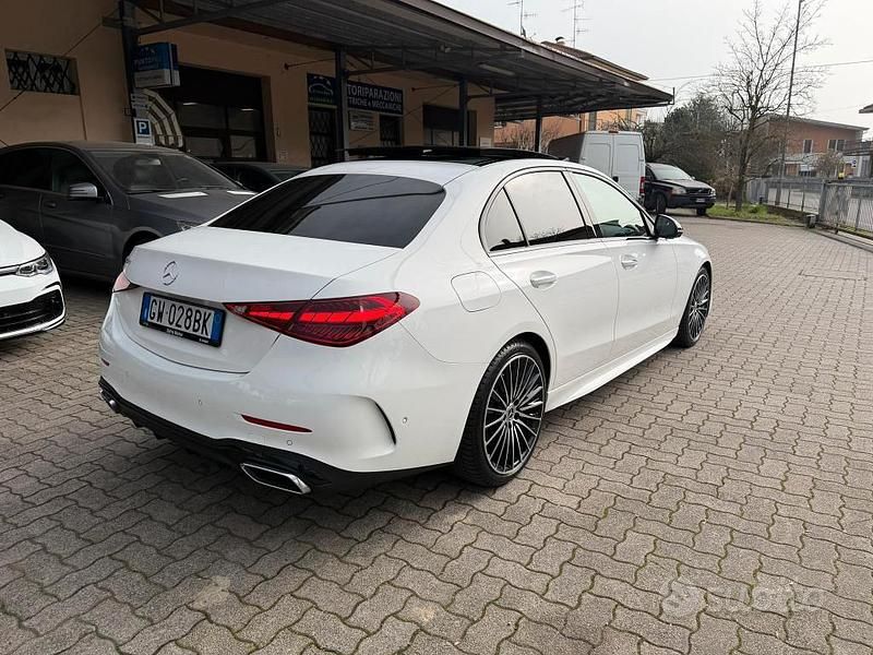 Usata Mercedes C220 AMG line 197 CV (144 kW) 2024 Bianco Berlina