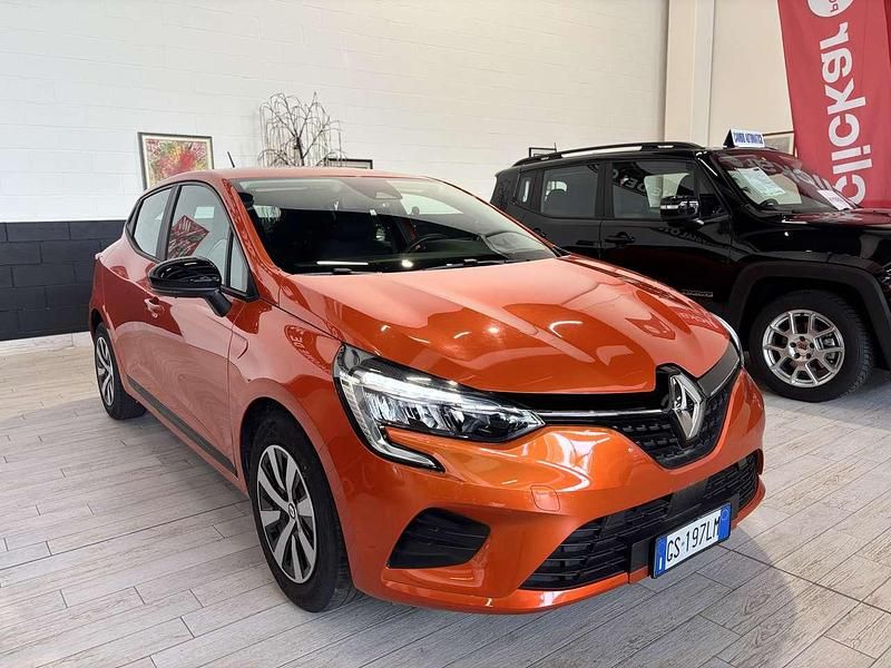Occasion Renault Clio V Equilibre 67 ch (49 kW) 2023 Orange Citadine