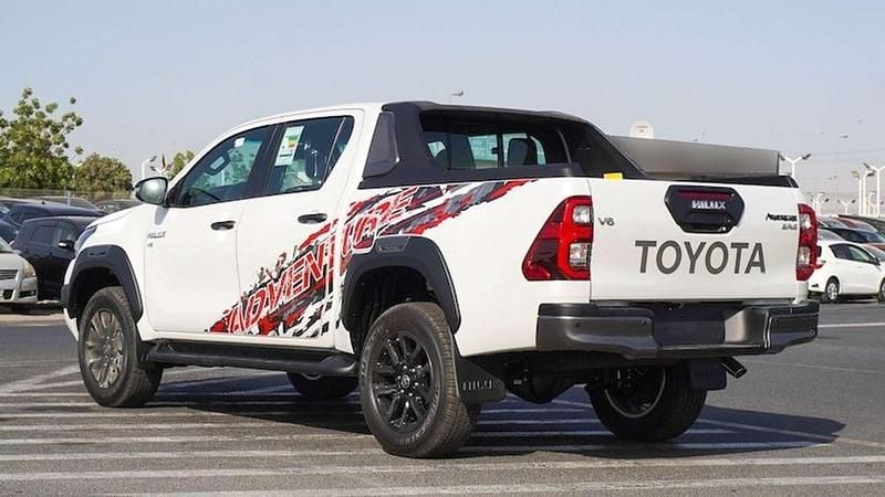 Nuova Toyota HiLux 234 CV (172 kW) 2025 Bianco Pick-up