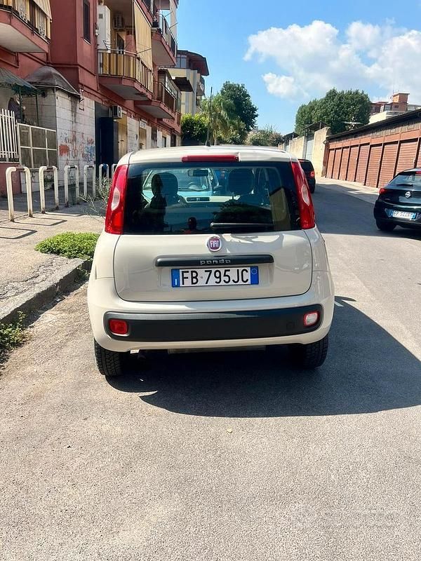 Usata Fiat Panda 70 CV (51 kW) 2015 Utilitaria