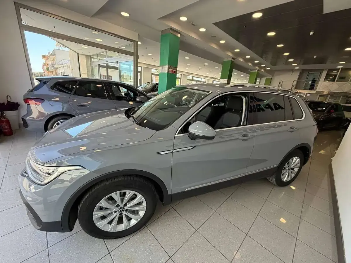 Usata VW Tiguan Life 150 CV (110 kW) 2022 Grigio SUV