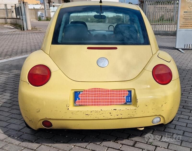Usata VW New Beetle 90 CV (66 kW) 2003 Giallo Utilitaria