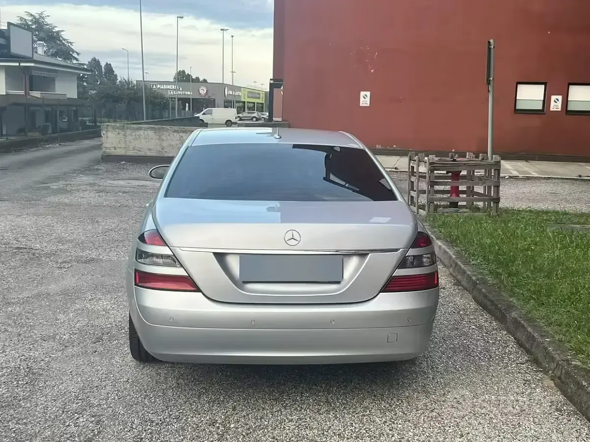 Usado Mercedes S320 235 CV (172 kW) 2006 Gris Berlina