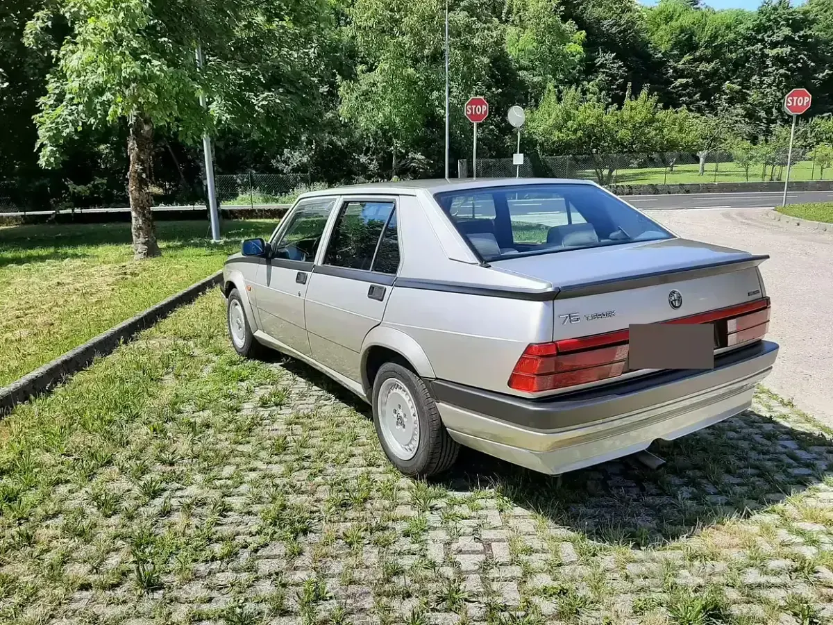 Usata Alfa Romeo 75 148 CV (108 kW) 1990 Berlina