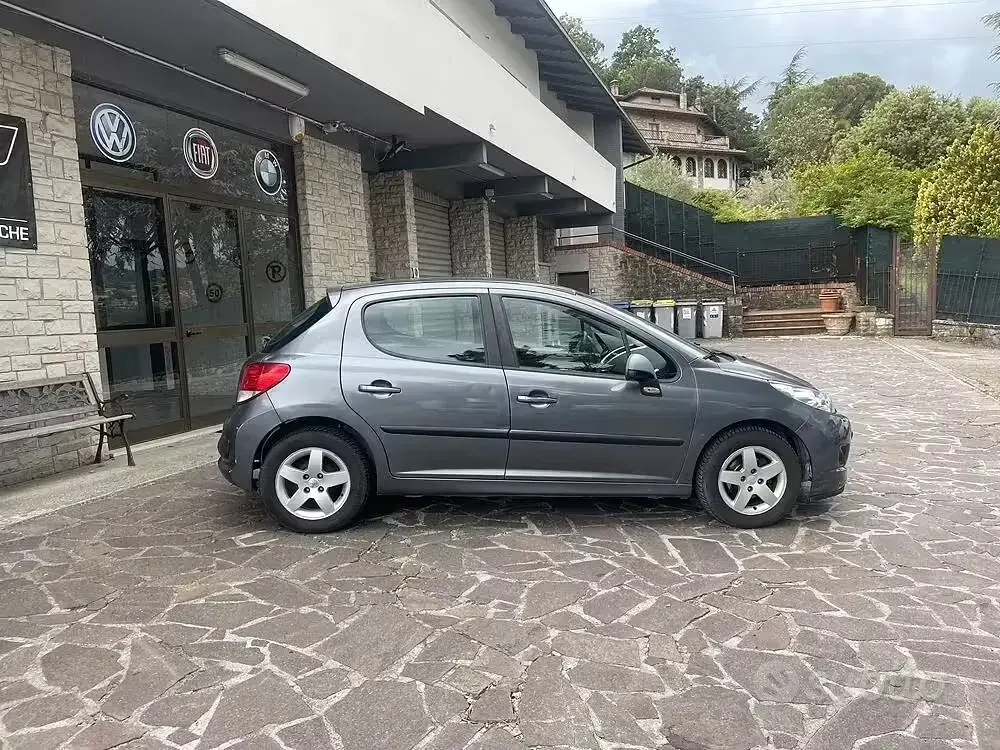 Occasion Peugeot 207 68 ch (50 kW) 2010 Gris Berline