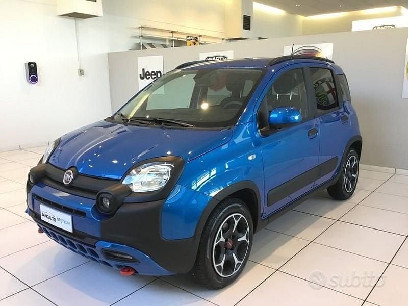Usata Fiat Panda Cross Cross 70 CV (51 kW) 2024 Blu italia Utilitaria