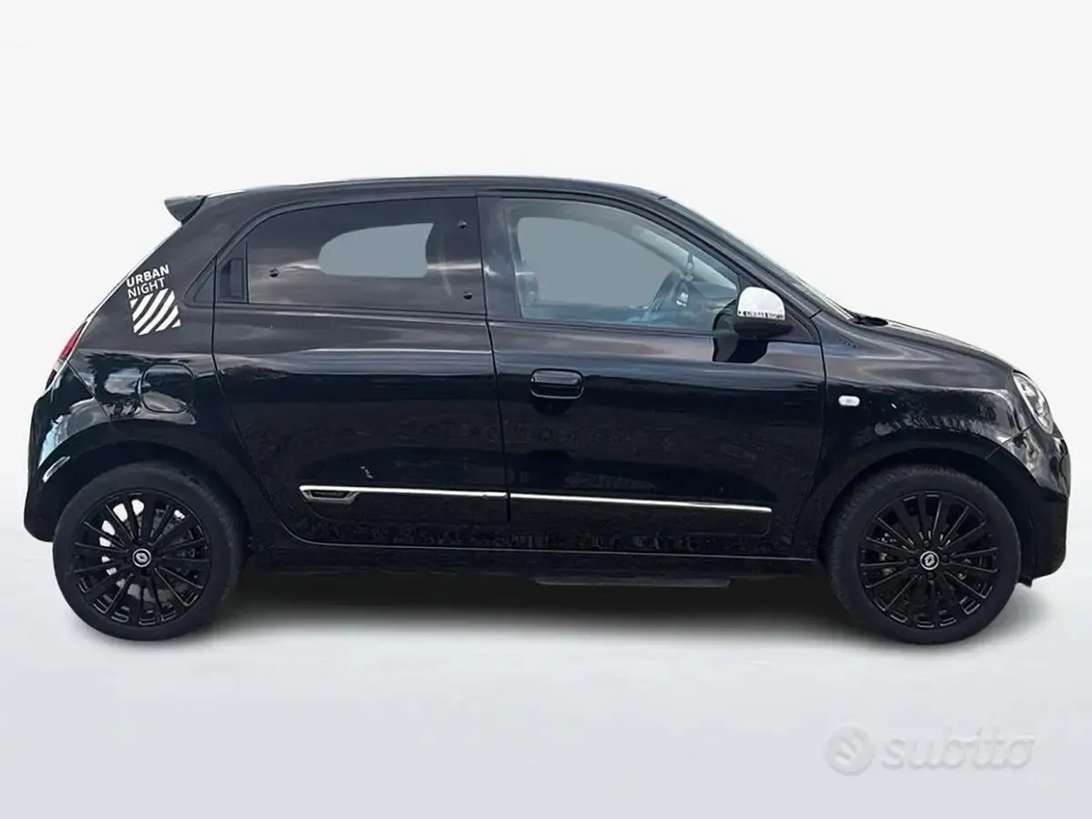 Usata Renault Twingo Urban Night 30 kW (42 CV) 2022 Nero Utilitaria