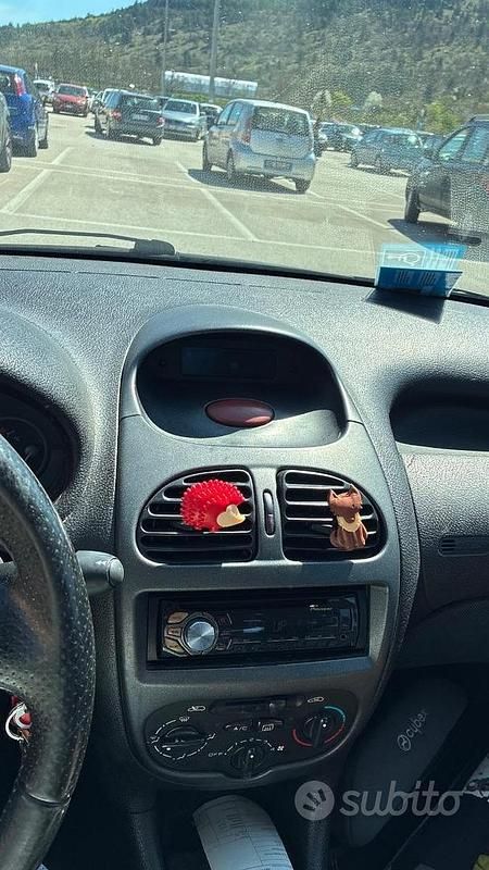 Usata Peugeot 206 68 CV (50 kW) 2002 Grigio Berlina