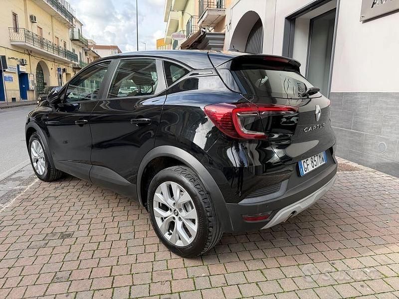Usata Renault Captur Intens 100 CV (73 kW) 2022 Nero SUV