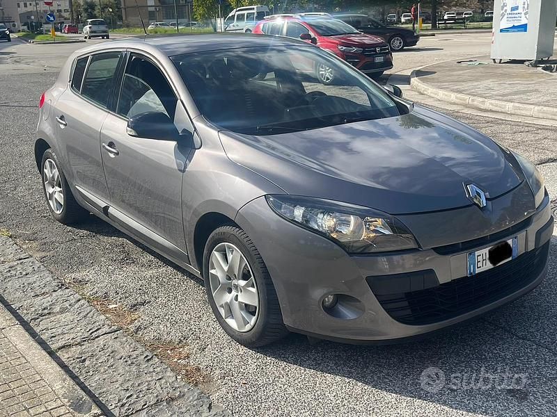 Usata Renault Mégane 110 CV (80 kW) 2011 Grigio Berlina