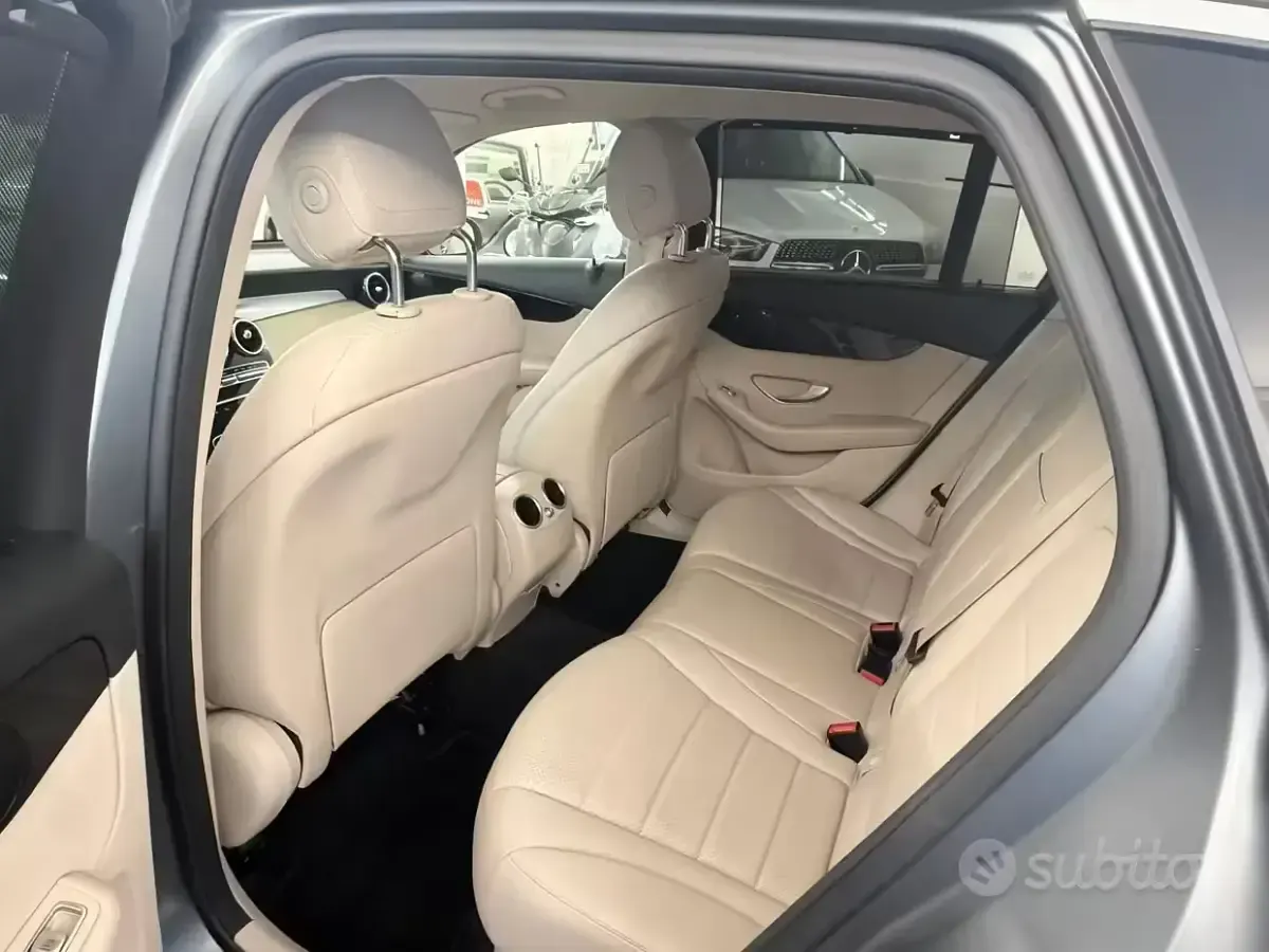 Usata Mercedes GLC220 Executive 163 CV (119 kW) 2020 Grigio SUV