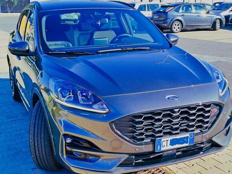 Usata Ford Kuga ST-Line 152 CV (111 kW) 2024 Grigio SUV