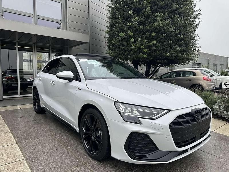 Nuova Audi A3 Sportback S-Line 150 CV (110 kW) 2025 Bianco Utilitaria