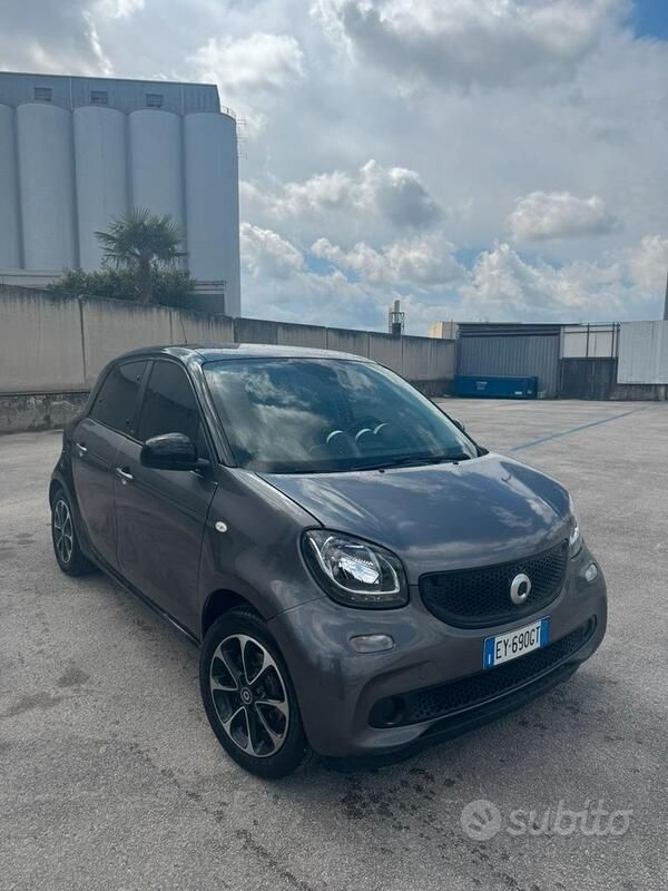 Usata 2015 Smart ForFour Passion Utilitaria | 7000 € (Buon prezzo) - Immagine 1/4