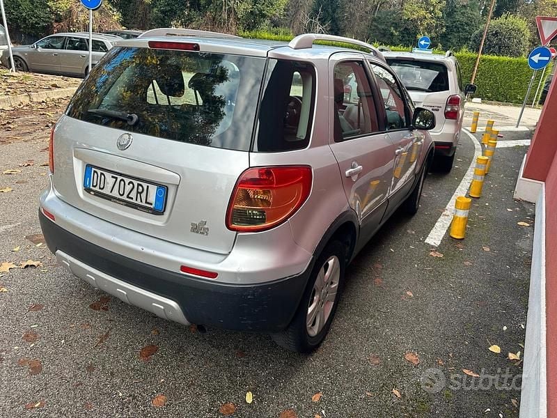 Usata Fiat Sedici Emotion 119 CV (87 kW) 2006 Grigio SUV