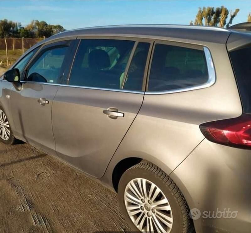 Marrone Usata 2016 Opel Zafira Monovolume | 12.999 € (Buon prezzo) - Immagine 1/4