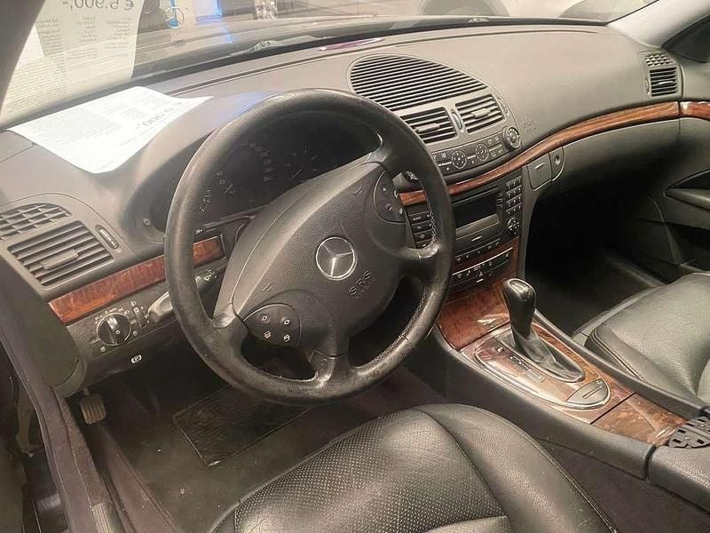 Usata Mercedes E220 Classic 150 CV (110 kW) 2005 Berlina