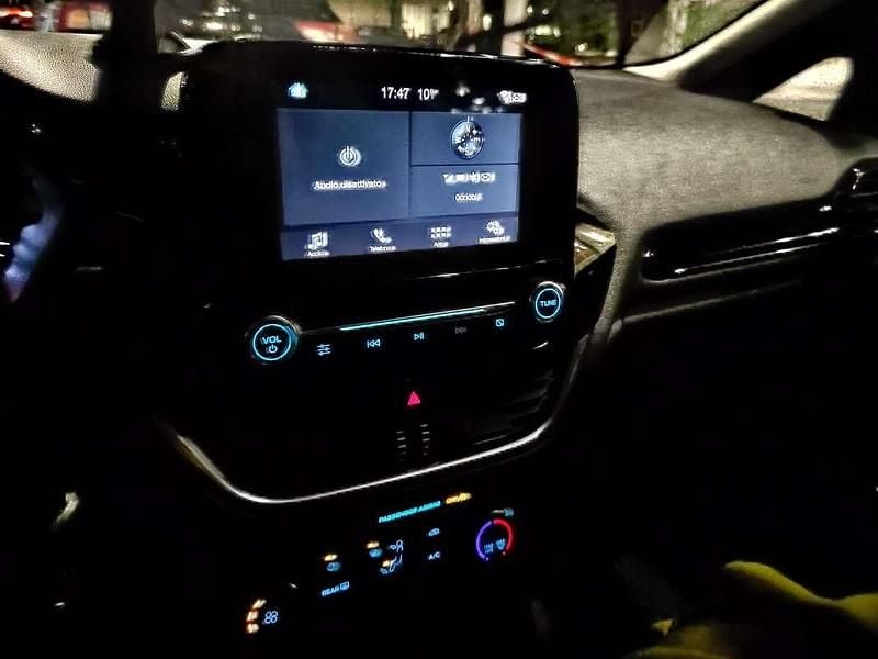 Usata Ford Fiesta 86 CV (63 kW) 2018 Grigio Berlina