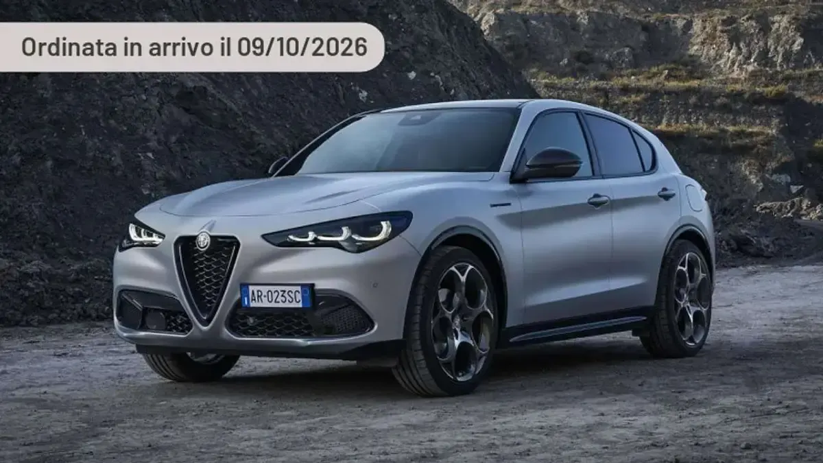 Usata Alfa Romeo Stelvio Sprint 209 CV (153 kW) 2023 Argento SUV