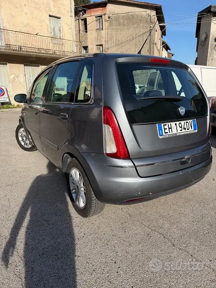 Usata Lancia Musa Platinum 95 CV (69 kW) 2011 Bluazzurro Monovolume