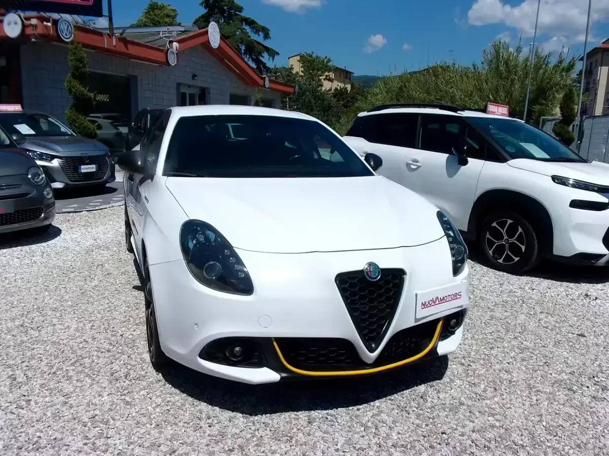 Usata Alfa Romeo Giulietta Veloce 170 CV (125 kW) 2020 Bianco Utilitaria