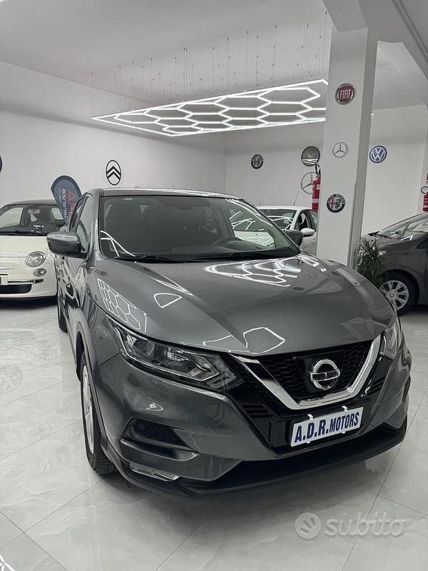 Usata Nissan Qashqai Tekna+ 163 CV (119 kW) 2017 Grigio SUV