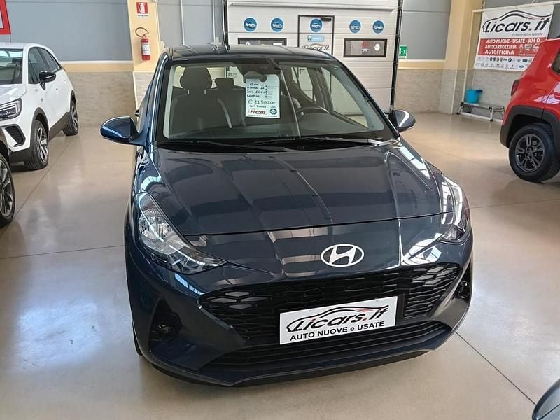 Usata Hyundai i10 66 CV (48 kW) 2023 Blu Utilitaria