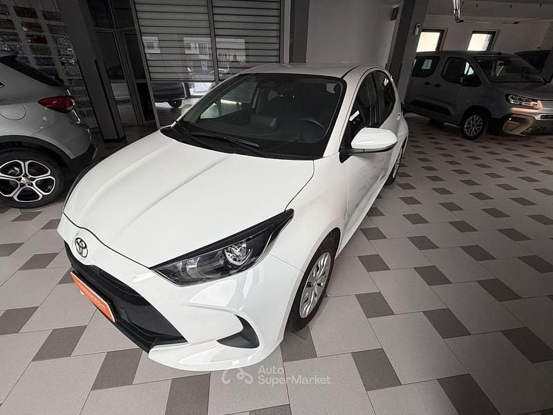 Usata Toyota Yaris 116 CV (85 kW) 2025 Bianco Utilitaria