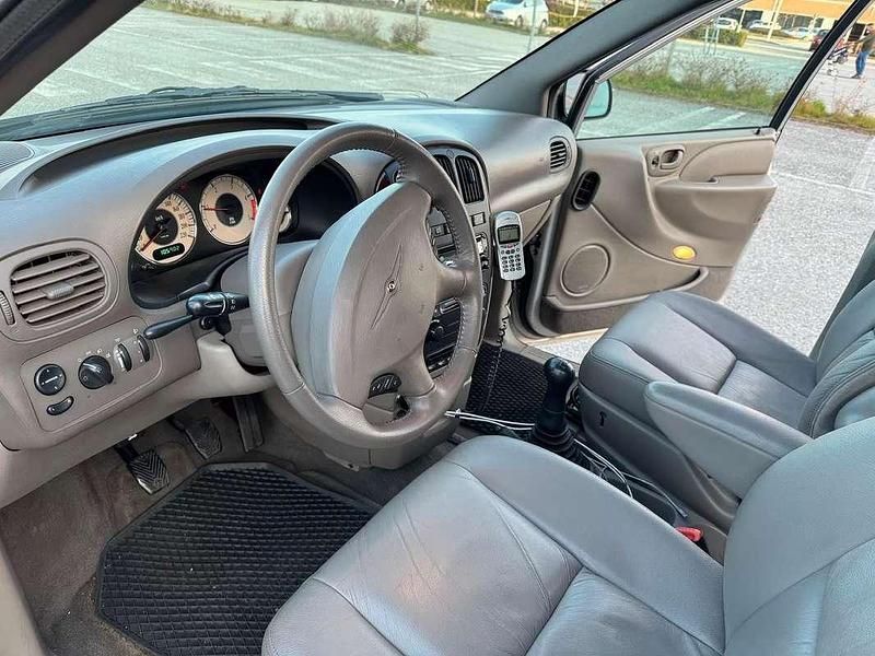 Usata Chrysler Voyager 141 CV (103 kW) 2001 Monovolume